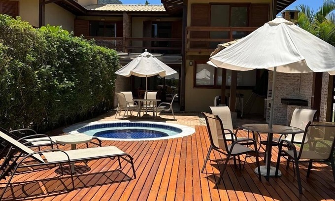 Guaeca House | Casa pé na Areia na Praia de Guaecá