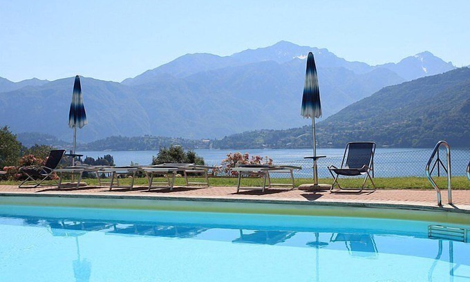 Azzano House | Casa Panorama Sette: A bright and cheerful apartment situated at a short distance from the shores of Lake Como, with Free WI-FI.