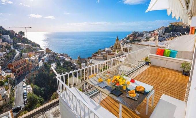 Liparlati Apartment | Casa Paradisea - Three Bedroom Apartment, Sleeps 8