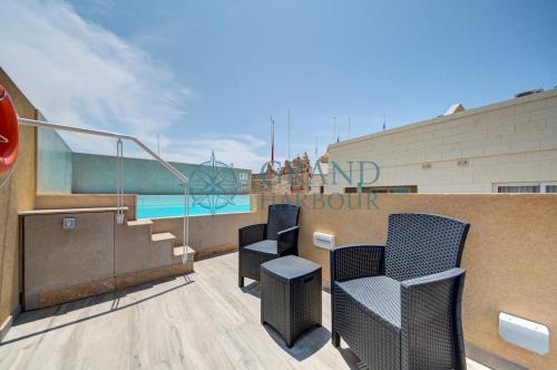 Ghaxaq Apartment | Casa Paradiso in Ghaxaq Private Rooftop Pool