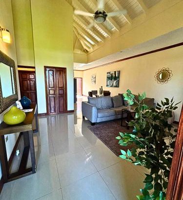 Beverly Hills Apartment | Casa Pors Luxury Apartment with Security, Pool, & Gym