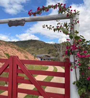 Petropolis House | Casa Quintal Sebollas - Paraíba do Sul