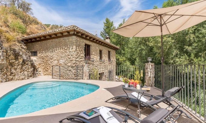 Algarinejo Villa | Casa Rural Cortijo Pesquera Algarinejo by Ruralidays