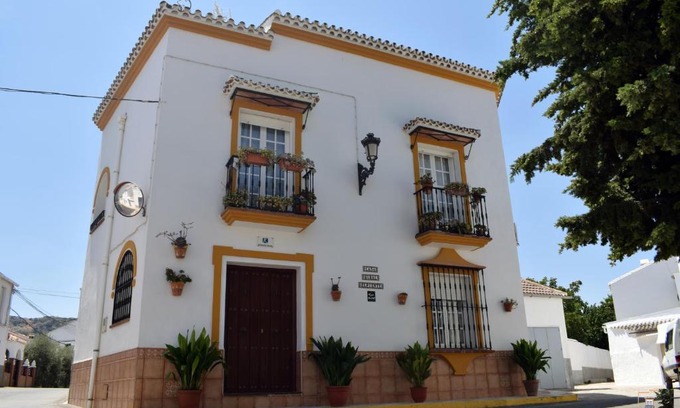 Cuevas del Becerro House | Casa Rural El Puente