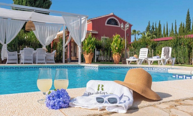 Villamartin Villa | Casa Rural Las Colmenillas Villamartín by Ruralidays