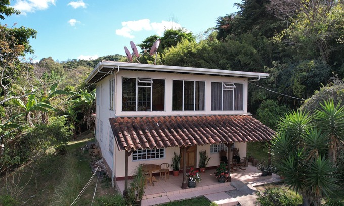 Salitrillos Cottage | Casa Rural Tradicional Costarricense, Clima muy Agradable
