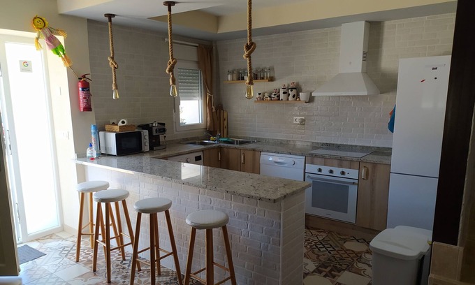 Arcos Cottage | Casa Totalmente Nueva, Para 16 Personas a 12 km de Burgos en un Pueblo Tranquilo