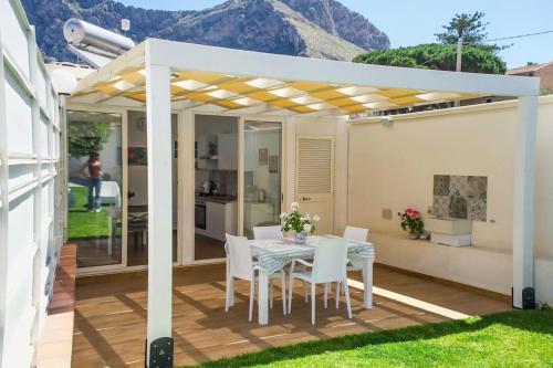 Sferracavallo House | Casa vacanze Casuzza Sferracavallo Palermo