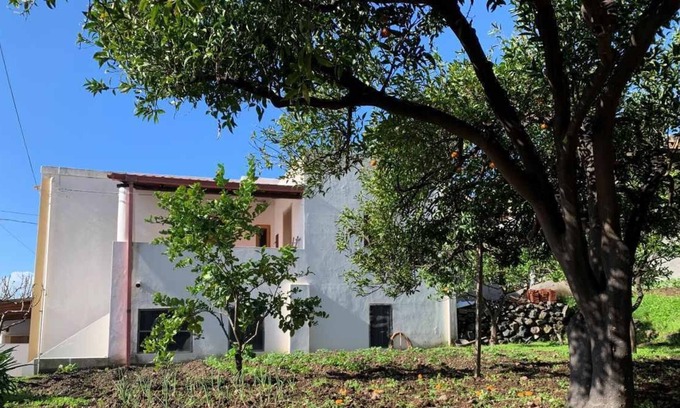 Leni House | Casa Vittoria, in the center of Leni and sea view