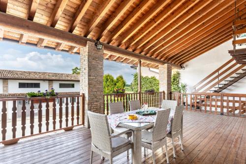 Lonato del Garda Apartment | Cascina Raperonzolo