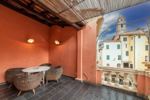 Castel Vittorio Apartment | Castelvittorio Medieval Getaway! Roomy Apartment