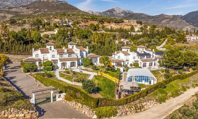 Alcaucin Apartment | Castillo de Zalia Conjunto Rural