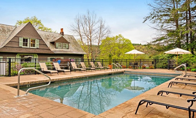 Proctorsville Apartment | Castle Hill Condos O2