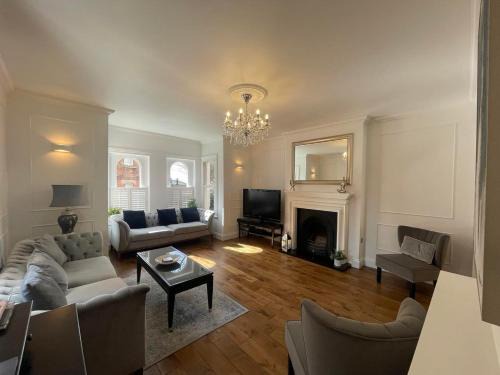 Lincoln House | Castle View House