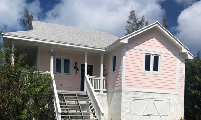 Rainbow Bay House | CAT NAP - An Affordable Home Away from Home