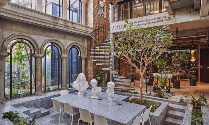 Phra Khanong Bed & Breakfast | Cataleya Estate Boutique Hotel