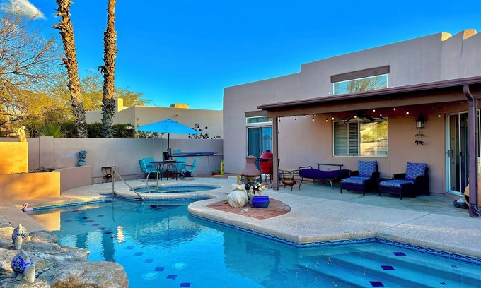 Casas Adobes House | Catalina Foothills Great Mountain and Desert Views!