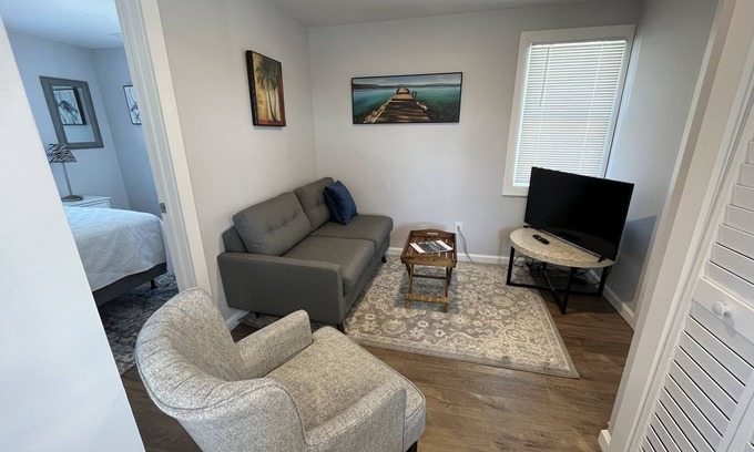 North End Apartment | Catch the Sunset at Baysiden