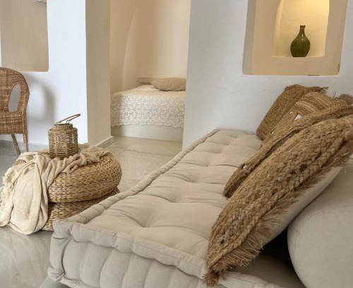 Messaria Apartment | Cave Noelia