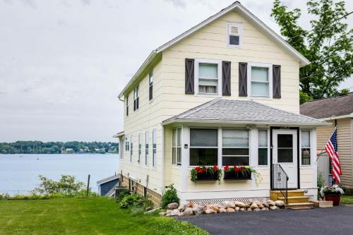 Seneca Falls House | Cayuga Lakeview Charmer