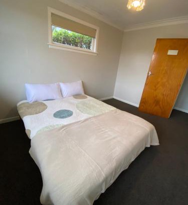 Remuera House | CBD Budget room