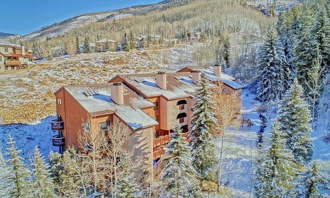 Vail Condo | CEDAR AT STREAMSIDE CONDO AVAIL THANKSGIVING WEEK