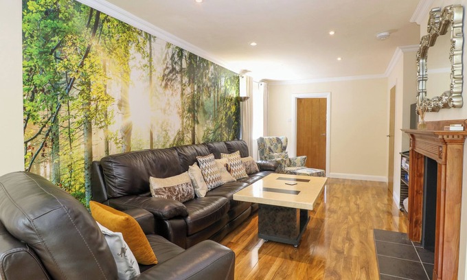 Norwich Cottage | CEDAR COTTAGE, pet friendly, with open fire in Blofield
