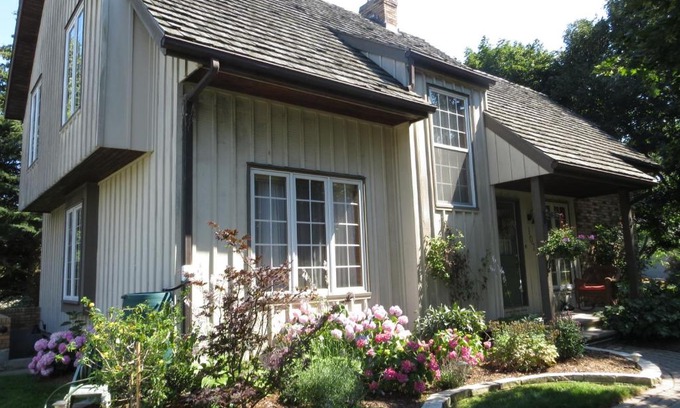 Historic Old Town Bed & Breakfast | Cedar Gables Bed & Breakfast