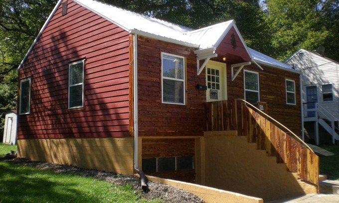 Rolla House | Cedar Haven Rolla - Relax in comfort close to downtown!