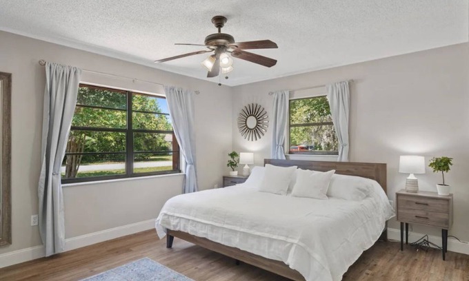 Crystal River House | Cedar Hideaway!