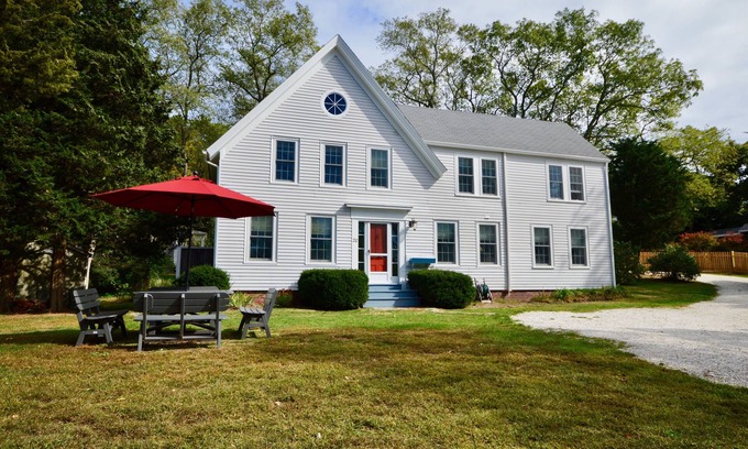 Wellfleet House | Cedardown - Centrally Located Wellfleet 5 Bedroom with AC