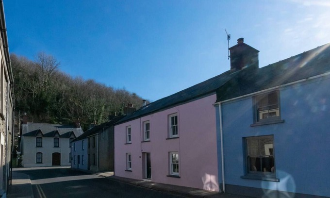Fishguard House | Cei Gwaun in the beautiful Fishguard