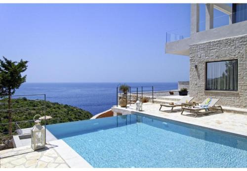 Mpogdanatika Villa | Celine complex