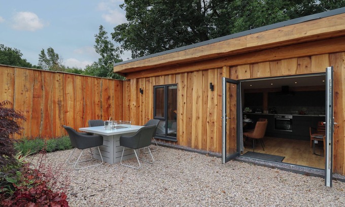 Llangadfan Cottage | CELYN, pet friendly, character holiday cottage in Llangadfan