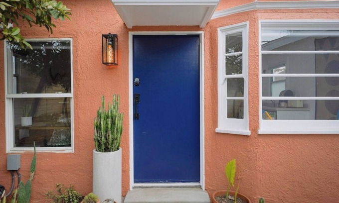 Mid City House | Center of it all! 1bd heart-of-LA casita near Beverly Hills/West Hollywood/Ktown
