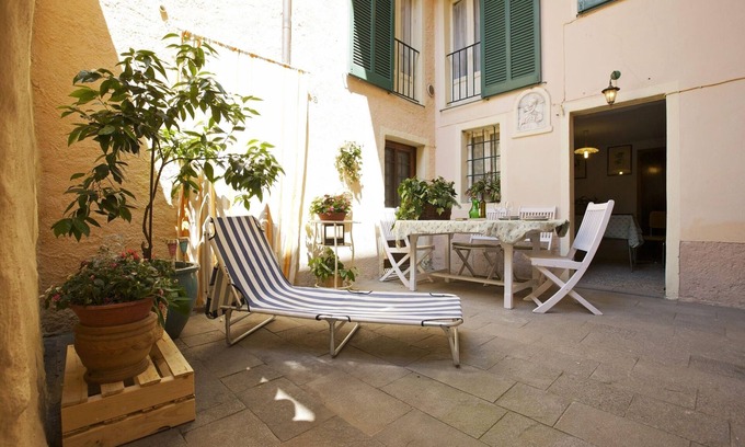 Cannero Riviera House | Central and quiet 3½-room corner house with 3 balconies and underground parking space
