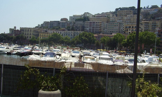 Chiaia House | Central Apartment 100 m from the sea "MERGELLINA"