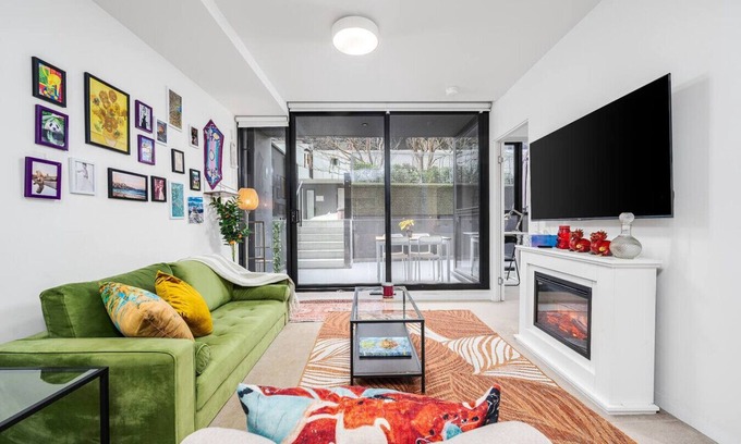 Abbotsford Apartment | Central Cosy Private Hideaway with Pool & Gym