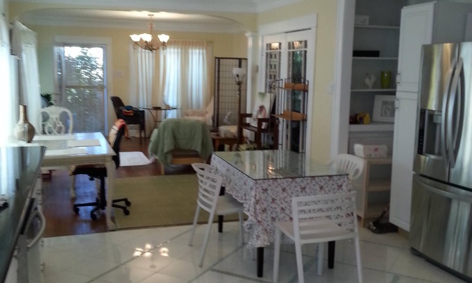 Mid City House | Central Home And Garden, A/C, Parking, WiFi