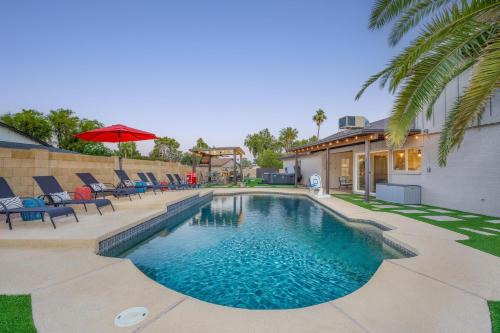 Avant House | Central Location, Heated Pool, Hot Tub, Game Room