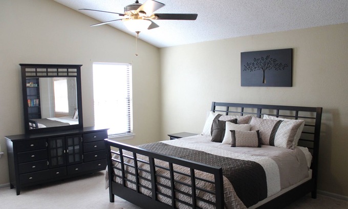 Flower Mound House | Central Location in Family Friendly Neighborhood