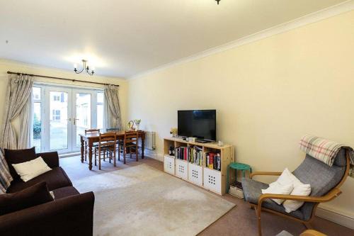 Oxford City Centre House | Central & Modern Apartment by the River Thames