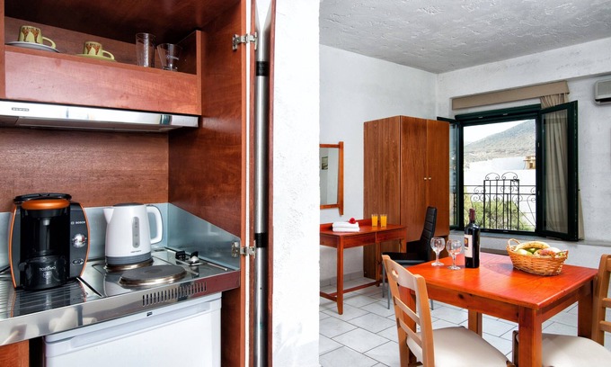 Limenas Chersonisou Apartment | Central Spacious Studio up to 3!