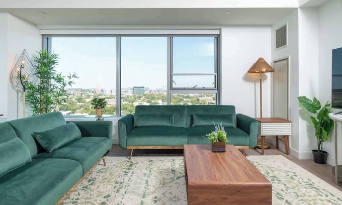 Central Square Apartment | Central Square 3BR Condo with Downtown View, Gym and Parking! 8 Sleeps