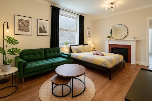 Grangetown Apartment | Central Studio Apartment for 2