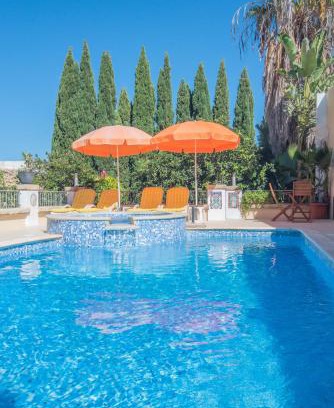 Lija Apartment | Central villa flatlet with pool - free parking and WiFi