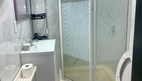 North End Apartment | Centrally Located Blue House