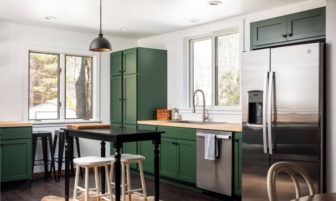 Cedar Cabin | Centrally located cozy cottage tucked into the woods, a perfect family retreat