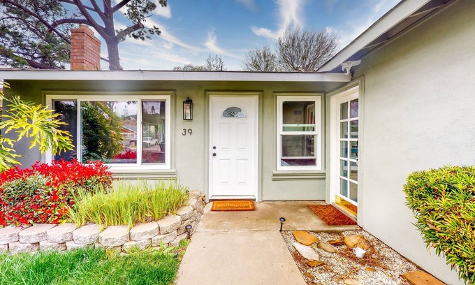 Edenvale House | Centrally Located - Dog-Friendly - Enclosed Yard