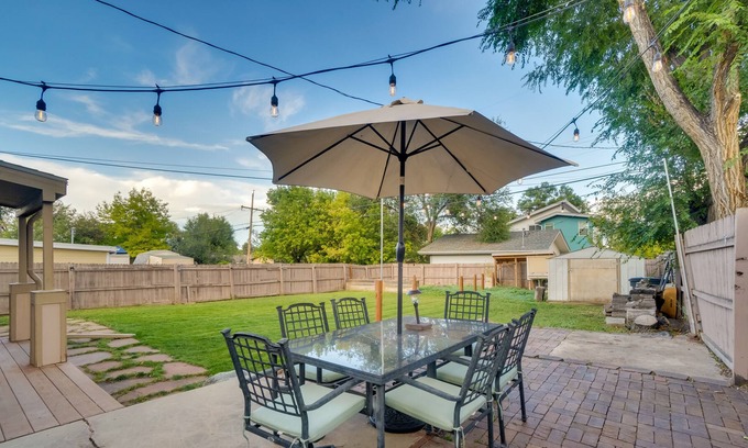 Edgewater House | Centrally Located Lakewood Home: 4 Mi to Denver!